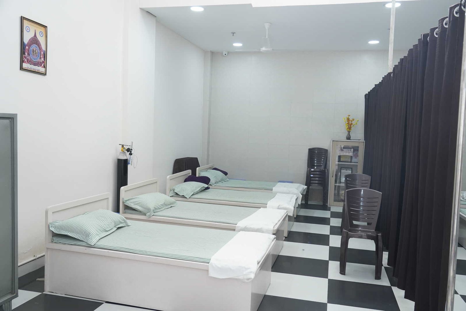 Primary-Sick-Bay (3)